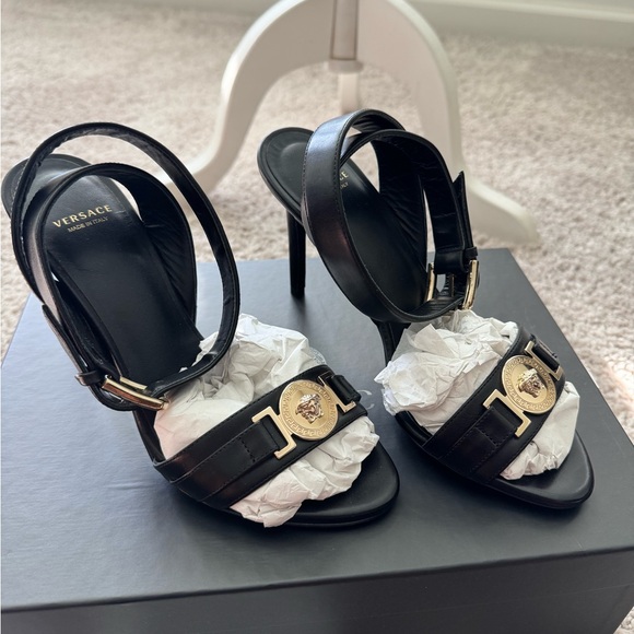 Versace sandals heel size 37 - Picture 5 of 11